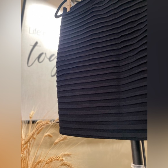 Black Tiered Crepe Mini Skirt - Picture 7 of 7